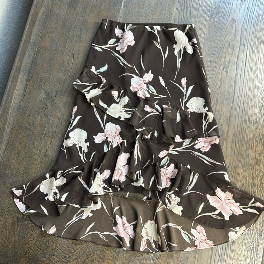 CHAPS™️Size S High-Low Ruffled Flowy Brown Floral Pull-on Midi Skirt
